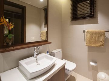 Beautiful HOME that Lands in 3,200sqm with a 270 degree Uninterrupted View of Manila and Antipolo Hills Now for SALE!