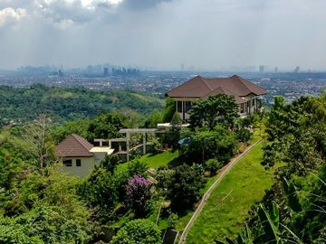 Beautiful HOME that Lands in 3,200sqm with a 270 degree Uninterrupted View of Manila and Antipolo Hills Now for SALE!