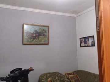 Rumah Second Rapi Dan Terawat Dijual Butuh