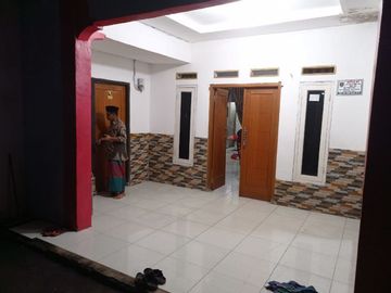 Rumah Second Rapi Dan Terawat Dijual Butuh