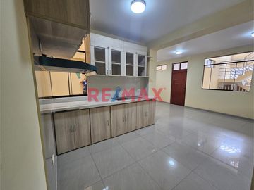 ¡EN VENTA! Hermoso departamento, ubicado en una zona estratégica con buen clima todo el año, ofrece una excelente distribución.

Cerca de restaurant