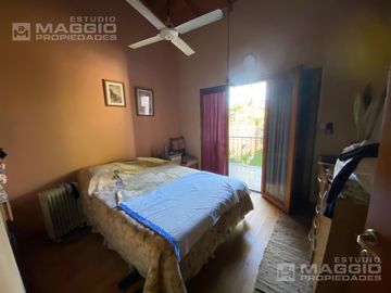 CASA VENTA EL PALOMAR 4 AMBIENTES