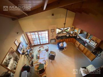 CASA VENTA EL PALOMAR 4 AMBIENTES