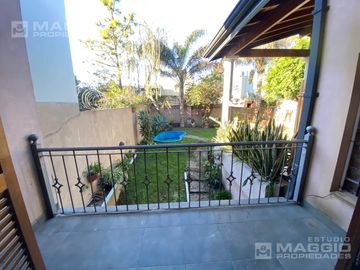 CASA VENTA EL PALOMAR 4 AMBIENTES