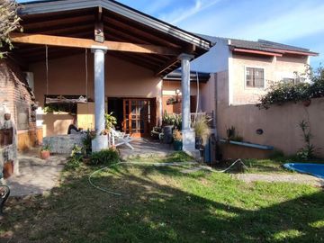 CASA VENTA EL PALOMAR 4 AMBIENTES