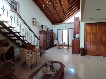 CASA VENTA EL PALOMAR 4 AMBIENTES