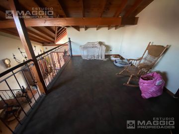 CASA VENTA EL PALOMAR 4 AMBIENTES