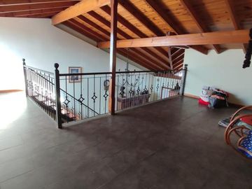 CASA VENTA EL PALOMAR 4 AMBIENTES
