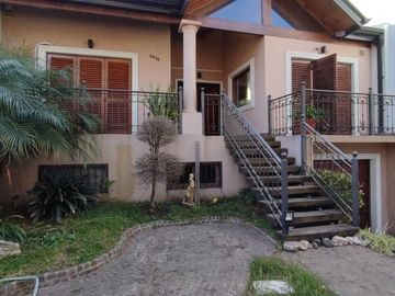 CASA VENTA EL PALOMAR 4 AMBIENTES