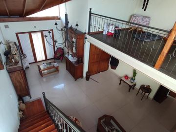 CASA VENTA EL PALOMAR 4 AMBIENTES