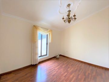 CASA EN VENTA FRACC. AMÉRICAS BRITANIA, CASA CON ALBERCA, SALÓN DE JUEGOS, ETC.