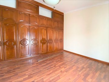 CASA EN VENTA FRACC. AMÉRICAS BRITANIA, CASA CON ALBERCA, SALÓN DE JUEGOS, ETC.