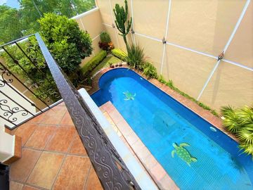 CASA EN VENTA FRACC. AMÉRICAS BRITANIA, CASA CON ALBERCA, SALÓN DE JUEGOS, ETC.