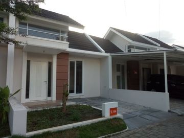 DIJUAL RUMAH DEKAT BANDARA SAM RATULANGI TEPI JALAN UTAMA