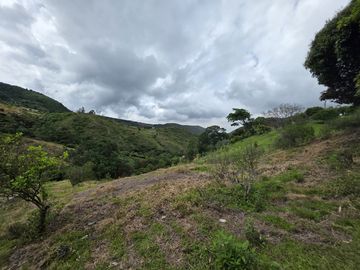 VENTA LOTE VÍA LA CUMBRE EN SANTA INES. Cod V8611