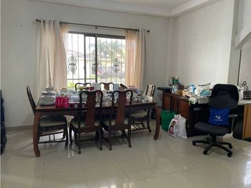 VENDO CASA DE DOS PLANTAS EN DAVID