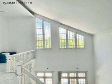 Rumah PUTAT INDAH TENGAH siap huni HOOK MEWAH