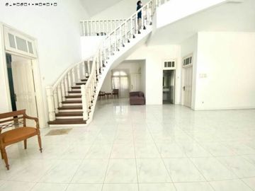 Rumah PUTAT INDAH TENGAH siap huni HOOK MEWAH
