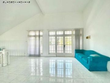 Rumah PUTAT INDAH TENGAH siap huni HOOK MEWAH