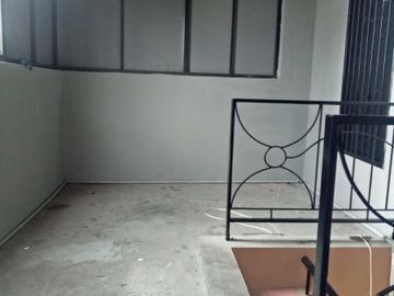 Rumah siap huni minimalis asri di jatihandap dekat cicaheum