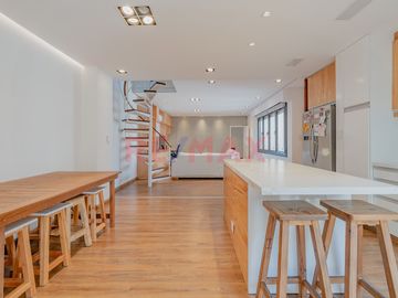 Depto 4 amb  Venta San Telmo Terraza propia 100m2