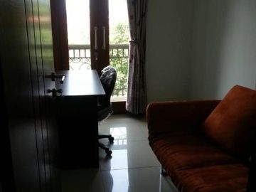 DiJual dibawah harga pasar Apartemen: The Riviera Mansion Pakuwon Indah - Surabaya (East Java) Pool-Front