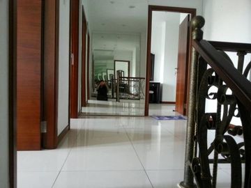DiJual dibawah harga pasar Apartemen: The Riviera Mansion Pakuwon Indah - Surabaya (East Java) Pool-Front