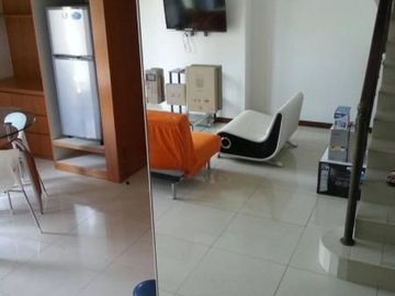 DiJual dibawah harga pasar Apartemen: The Riviera Mansion Pakuwon Indah - Surabaya (East Java) Pool-Front