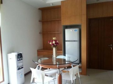 DiJual dibawah harga pasar Apartemen: The Riviera Mansion Pakuwon Indah - Surabaya (East Java) Pool-Front