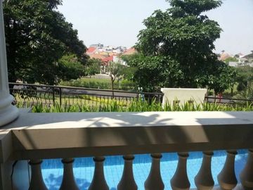 DiJual dibawah harga pasar Apartemen: The Riviera Mansion Pakuwon Indah - Surabaya (East Java) Pool-Front