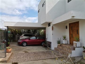 Exclusiva Casa en venta ubicada en Laguna de Curauma