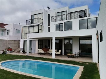 Exclusiva Casa en venta ubicada en Laguna de Curauma