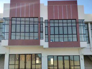 TOWNHOUSE MULTIFUNGSI HANYA DI TEMBESI!