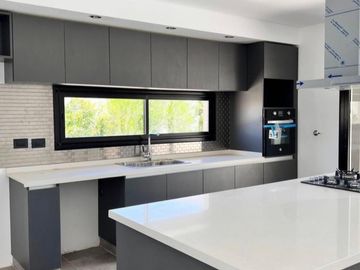 Venta de casa en el barrio de los talas