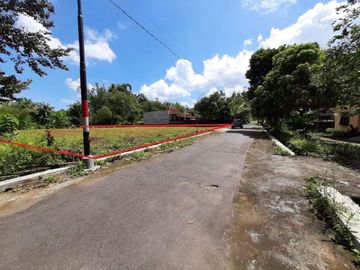 Modern 2 lantai di jln Kaliurang KM 10