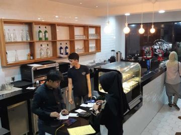 DIJUAL RUANG USAHA STRATEGIS di Jl. BARITO, KEBAYORAN BARU, JAKSEL