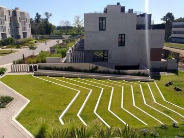 EXCELENTE 4 AMBIENTES A ESTRENAR CON AMARRA Y 2 COCHERAS EN BARRIO PRIVADO