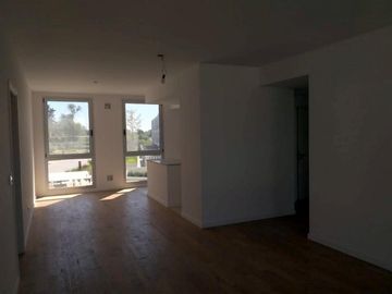 EXCELENTE 4 AMBIENTES A ESTRENAR CON AMARRA Y 2 COCHERAS EN BARRIO PRIVADO