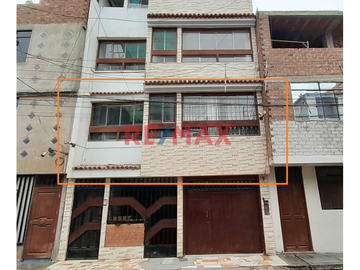 DEPARTAMENTO EN VENTA EN  piso  2    a DOS CUADRAS DEL OVALO MOCHICA

 Urb Virgen de la Puerta, a una cuadra de la Av METROPOLITANA Y AV NICOLAS DE