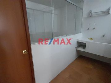 DEPARTAMENTO EN VENTA EN  piso  2    a DOS CUADRAS DEL OVALO MOCHICA

 Urb Virgen de la Puerta, a una cuadra de la Av METROPOLITANA Y AV NICOLAS DE