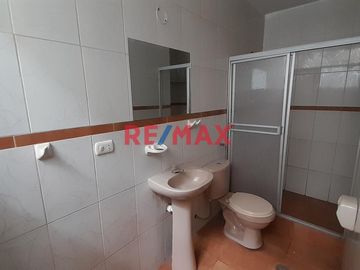 DEPARTAMENTO EN VENTA EN  piso  2    a DOS CUADRAS DEL OVALO MOCHICA

 Urb Virgen de la Puerta, a una cuadra de la Av METROPOLITANA Y AV NICOLAS DE