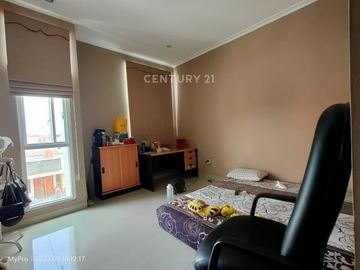 Di Sewakan Rumah Baru Di Kebon Jeruk JakBar