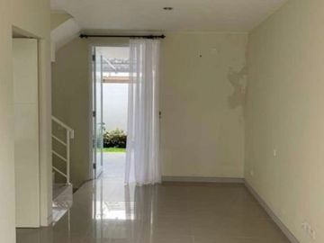 Rumah dijual SHM 2 lantai Dekat Jalan Raya, 7 menit menuju Tugu Muda Semarang