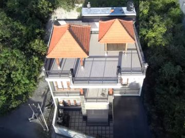 RUMAH 3 LANTAI UNDER 2 M VIEW PANTAI MELASTI BALI