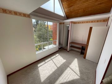 casa en arriendo en la calera. Cod A6453101
