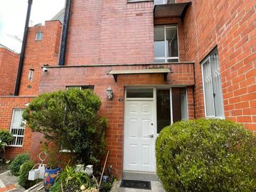 casa en arriendo en la calera. Cod A6453101