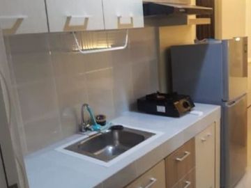 Apt. Bale Hinggil Full furnish baru View pool