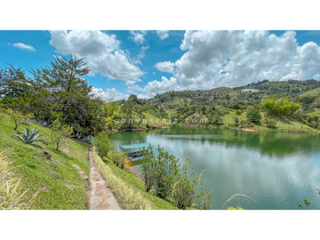 Venta Casa Finca con Vista al Embalse El Peñol