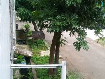 RUMAH 2 LANTAI SIAP HUNI LINGKUNGAN TENANG FASUM LENGKAP KOMPLEK VILLA NUSA INDAH 3