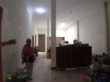usoap.Rumah Dukuh Kupang Barat Bebas banjir, bisa untuk kost